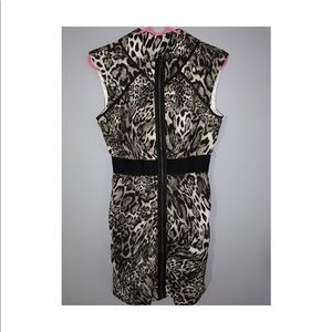 Bebe Full Front Zipper Cheetah Leopard Print Belt